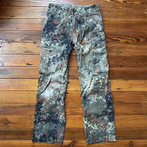 Pantaloni cargo mimetici